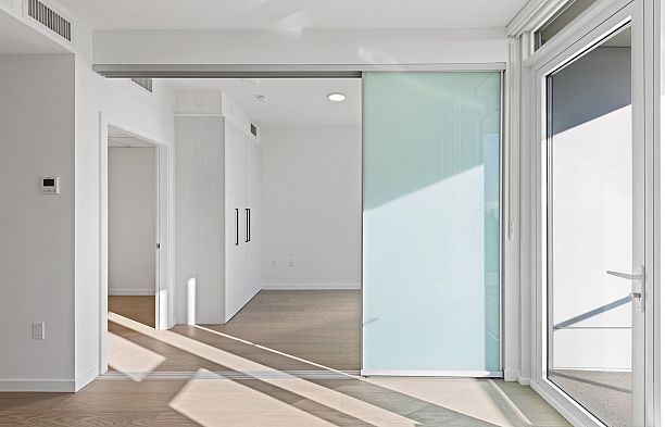 606 8415 Granville Street S.W. Marine