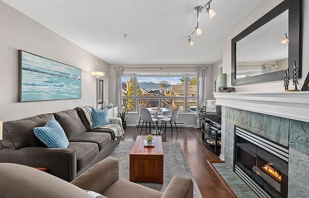 308 3161 W 4th Avenue Kitsilano