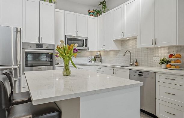 305 3875 W 4th Avenue Point Grey