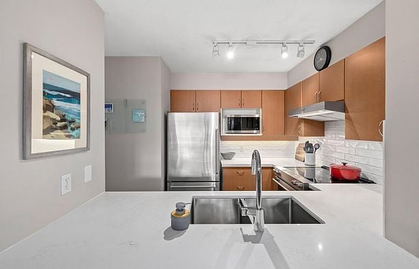 308 3161 W 4th Avenue Kitsilano