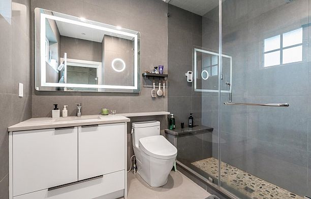 769 W 53rd Avenue South Cambie