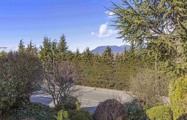 3910 W 10th Avenue Point Grey