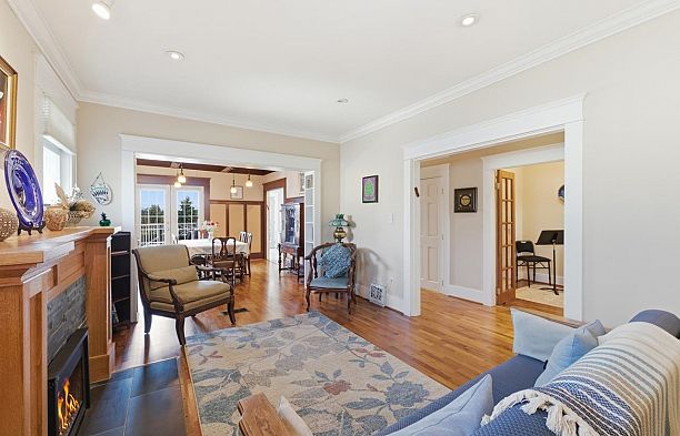 3662 Oak Street Cambie