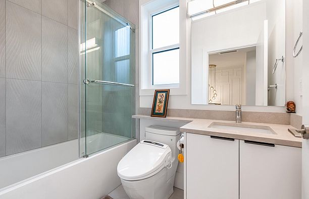 769 W 53rd Avenue South Cambie