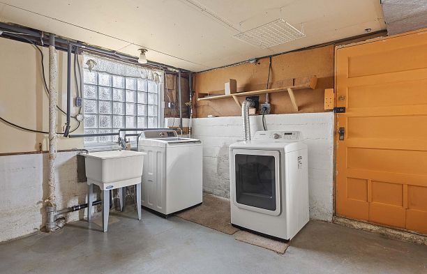 3910 W 10th Avenue Point Grey