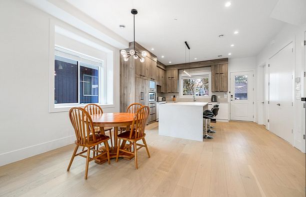 769 W 53rd Avenue South Cambie