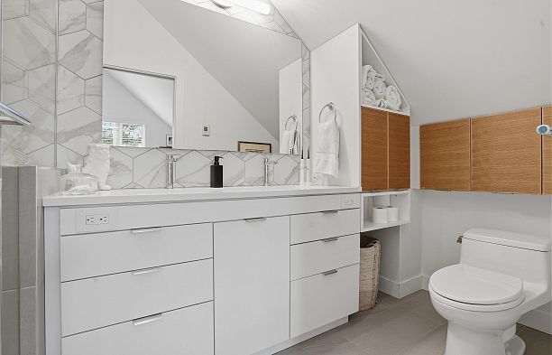 73 E 27th Avenue Main