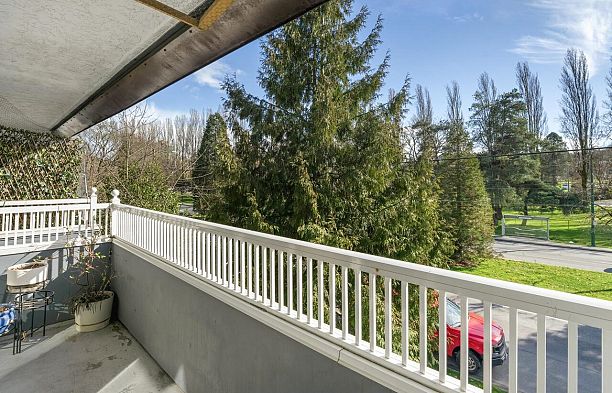 305 3875 W 4th Avenue Point Grey
