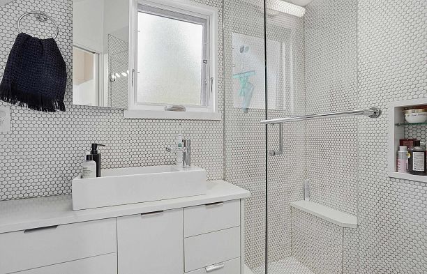 73 E 27th Avenue Main