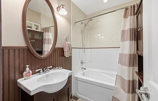 3662 Oak Street Cambie