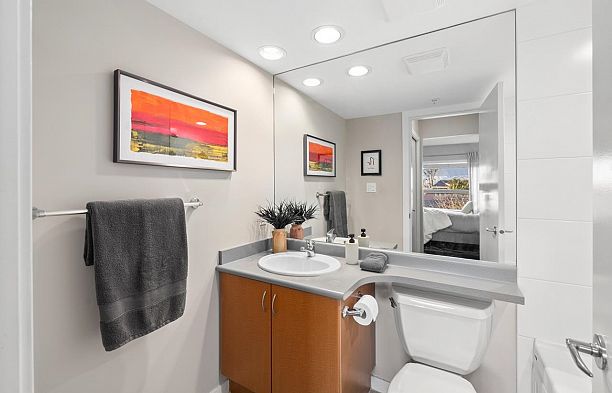 308 3161 W 4th Avenue Kitsilano