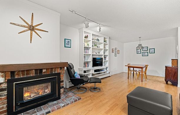 101 2320 W 40th Avenue Kerrisdale