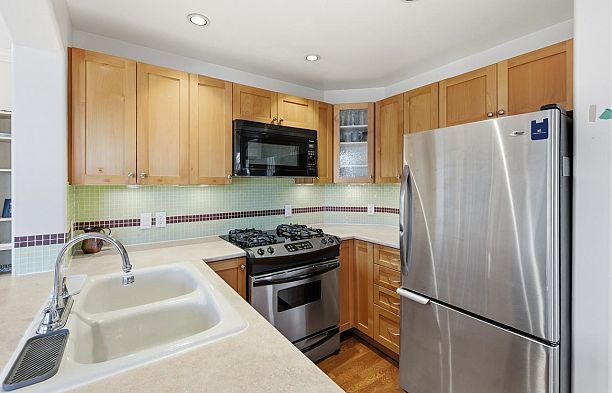 3662 Oak Street Cambie