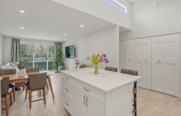 305 3875 W 4th Avenue Point Grey