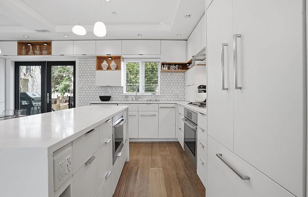 73 E 27th Avenue Main