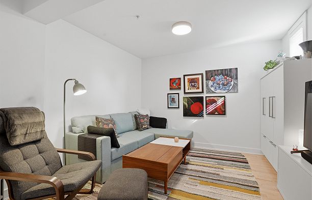 73 E 27th Avenue Main