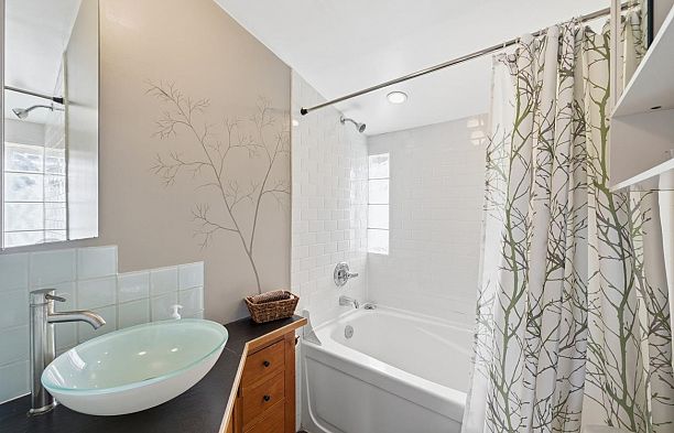 3662 Oak Street Cambie