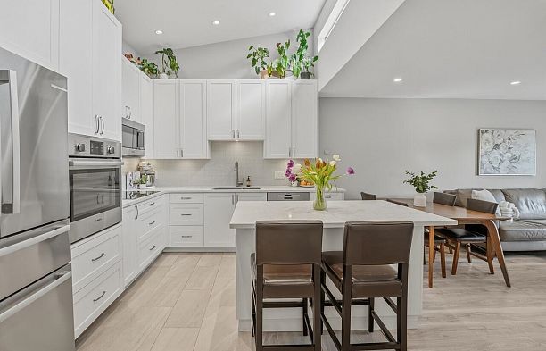 305 3875 W 4th Avenue Point Grey