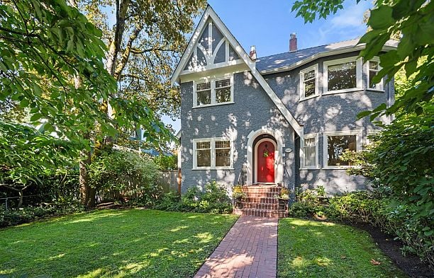 2527 W 37th Avenue MacKenzie Heights