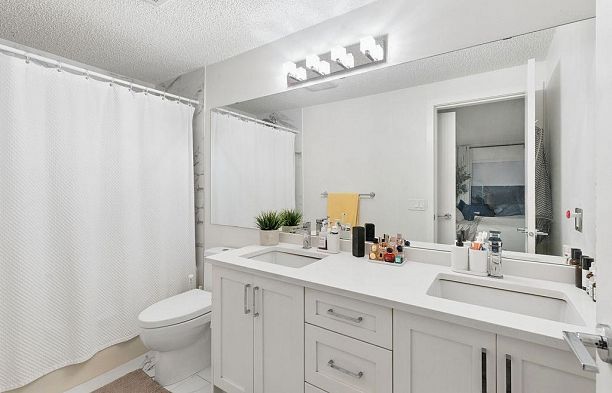 4418 Yew Street Quilchena