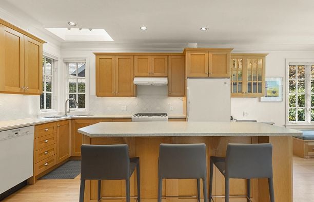 2527 W 37th Avenue MacKenzie Heights