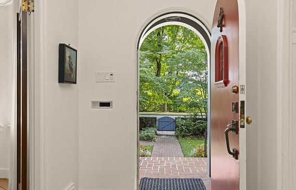 2527 W 37th Avenue MacKenzie Heights