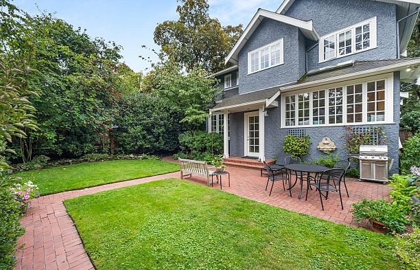 2527 W 37th Avenue MacKenzie Heights