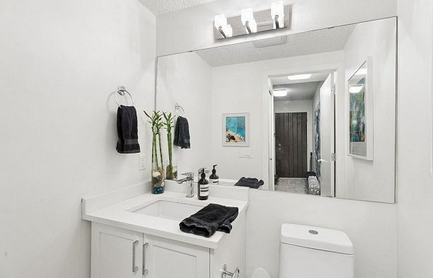 4418 Yew Street Quilchena