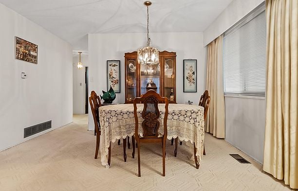 352 E 38th Avenue Main