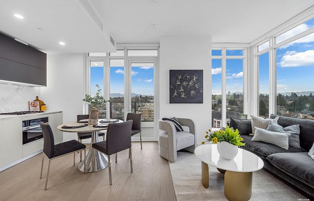 702 8415 Granville Street S.W. Marine