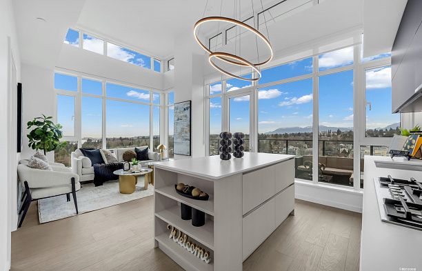 1001 8415 Granville Street S.W. Marine