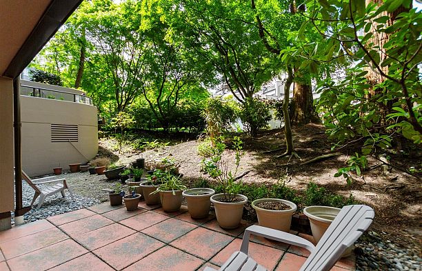 10 1425 Lamey's Mill Road False Creek