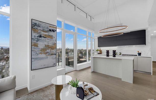 1001 8415 Granville Street S.W. Marine