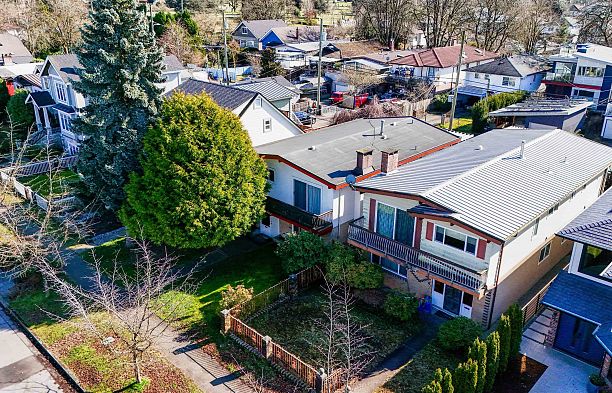 352 E 38th Avenue Main