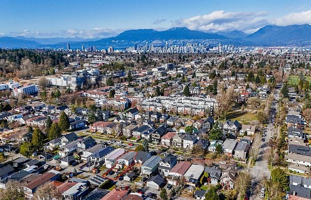 352 E 38th Avenue Main