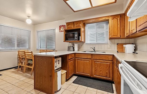 352 E 38th Avenue Main