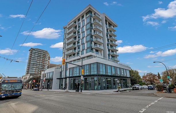 304 8415 Granville Street S.W. Marine