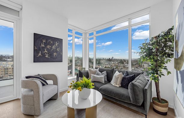 702 8415 Granville Street S.W. Marine