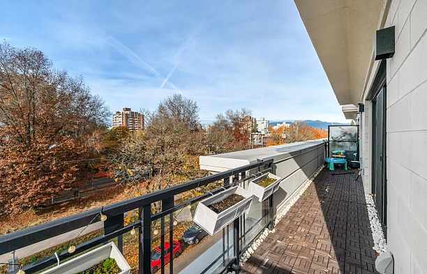 PH4 2089 W 43rd Avenue Kerrisdale