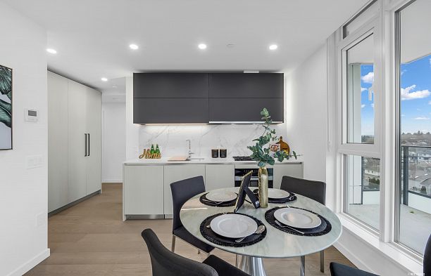 702 8415 Granville Street S.W. Marine