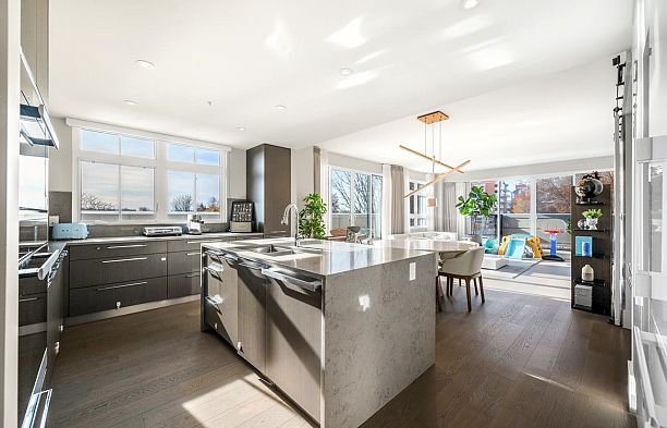 PH4 2089 W 43rd Avenue Kerrisdale