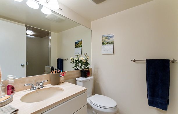 10 1425 Lamey's Mill Road False Creek