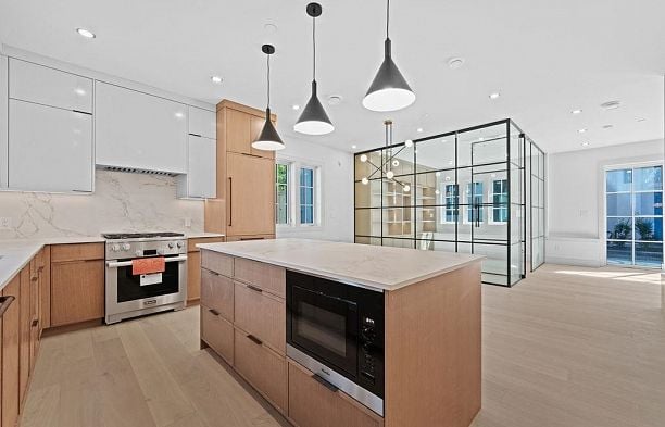 6855 Cypress Street Kerrisdale