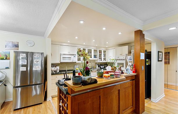 10 1425 Lamey's Mill Road False Creek