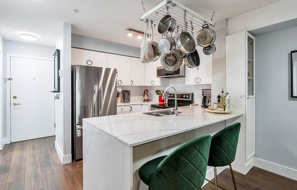 304 8989 Hudson Street Marpole