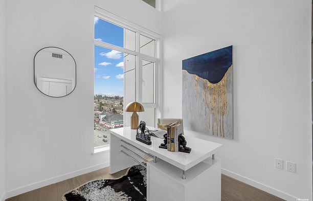 1001 8415 Granville Street S.W. Marine