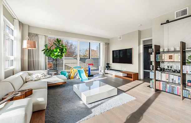 PH4 2089 W 43rd Avenue Kerrisdale