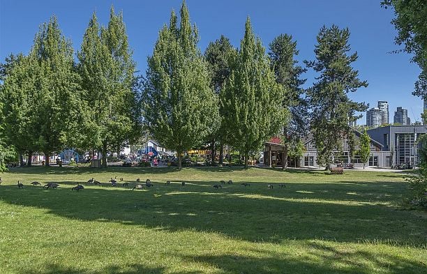 10 1425 Lamey's Mill Road False Creek