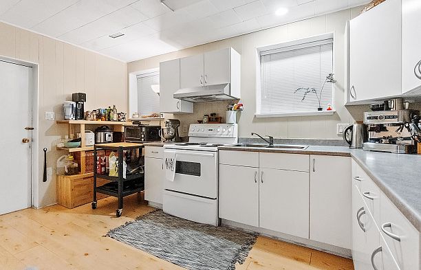 352 E 38th Avenue Main