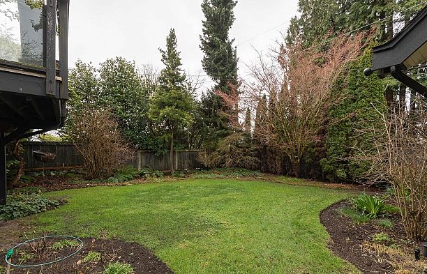 6137 Mccleery Street Kerrisdale